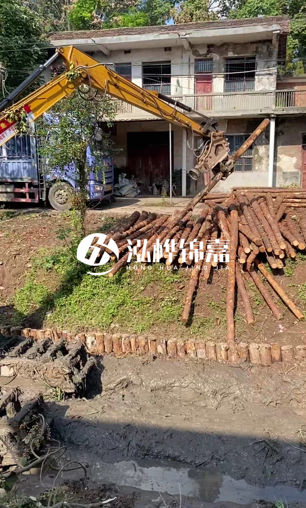 吉安挖機(jī)打木樁專業(yè)施工-河道護(hù)坡打樁能否防止河岸塌陷？